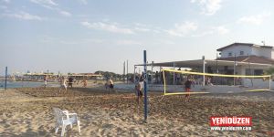 Tenisçiler plajda buluşuyor