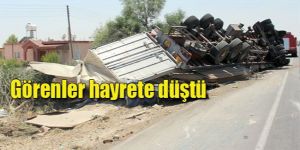 Sunta yüklü tır devrildi