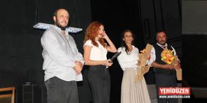 “İçerdekiler” sahne aldı