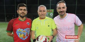 Basın halı sahada terliyor