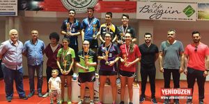 Masa tenisinde Sunay ve Güzey Şampiyon