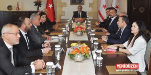 Akıncı, siyasi partiler bilgilendiriyor