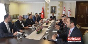 Akıncı, siyasi partileri bilgilendirdi