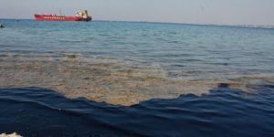 Kalecik’te denize petrol sızdı