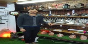 Taşların dünyasında bir insan