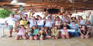 Zafer’e yüzdüler