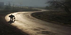 Kendi Yurdunda Sürgün Olmak