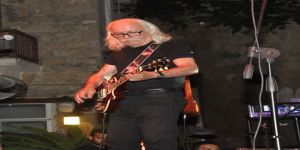 Cahit Berkay; “Para için her şey mübah değil”