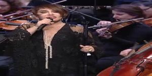 ‘Çok sesli Sezen Aksu’