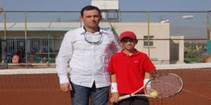 Yusuf hoca için yumruk havaya… “HOCAM YANINDAYIZ”