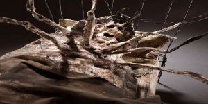 “...Bir sabah..., kendini yatağında dev bir böceğe dönüşmüş olarak buldu”