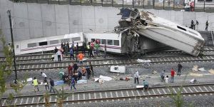 Tren kazasına ölenlerin sayısı 56 oldu