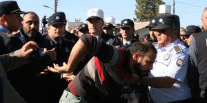 BAŞBAKANLIK ÖNÜNDE SICAK SAATLER