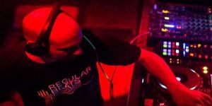 Ateş Kozal: CD değil plak!