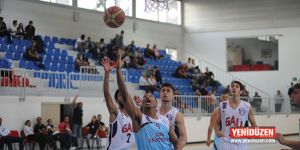 Potada iki turnuva, bir kupa