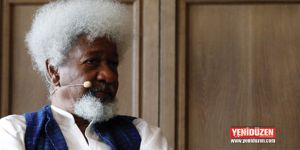 Ünlü Yazar Wole Soyınka ülkesi Nijeryaya döndü