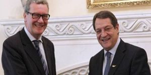 Downer müzakere hazırlığında