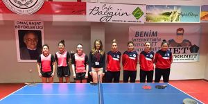 Masa tenisinde erteleme maçları oynandı