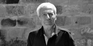 Ağır Bir Gömüt Kapağı