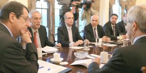 Anastasiadis, büyükelçilerle görüştü