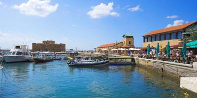 'Kıbrıslı Türklere ait dükkanlar zengin ve torpillilere veriliyor' iddiası