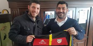 Yeni formasıyla poz verdi