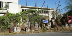 İzcan: “Maraş bir an önce yasal sahiplerine iade edilmeli”