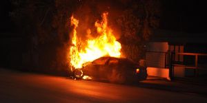 Önce çarptı, sonra cayır cayır yandı!