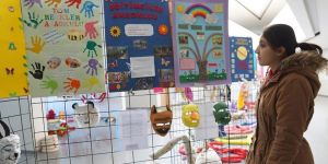 Öğrencilerden renkli sergi