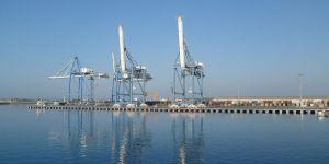 Çalıntı arabalar Limasol'da bulundu