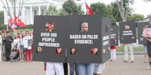 Türkiyede vicdanlar yaralanmıştır”