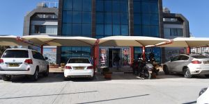 Kar maskeli, eldivenli ve balyozlu 3 kişi kasayı çaldı...