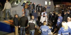 Pirgo açıklarında 93 mülteci!