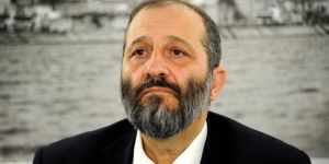 Seçim kampanyasında ağlamak için soğan kullandı