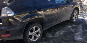 Trodos’ta araç lastiklerini patlattılar