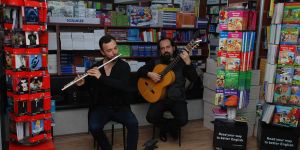 Deniz Plazalarda Müzik ve Kitap  