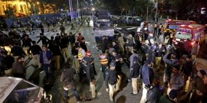 Pakistan'da gösteri sırasında patlama