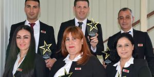 Başarılı personele plaket