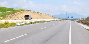 Lefkoşa-Güzelyurt anayolu: ‘Her telden’