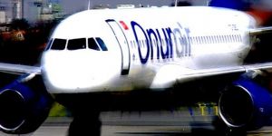 Uçağa lazer tuttu, tutuklandı