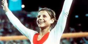 Parasızlıktan madalyalarını sattı