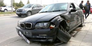 Hızını alamadı yoldan çıktı!