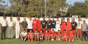 Girne Halk Evi sahaya indi