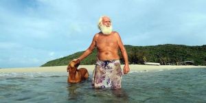 Milyonları vardı şimdi tropikal bir adada yaşıyor!