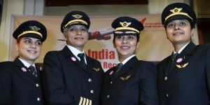 Tüm mürettebat kadın