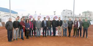 Tenise sponsor desteği