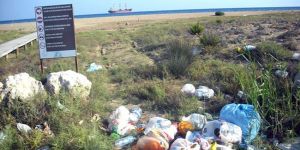 Altın kumsal ‘çöplük’ yapıldı