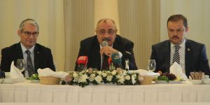 Türkeş: Papaz ‘istemem’ diyor, Türkiye istiyor