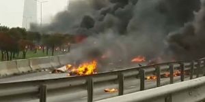 İstanbul'da helikopter düştü