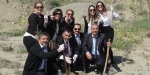 Daha yeşil bir Kıbrıs için Creditwest’liler fidan dikti